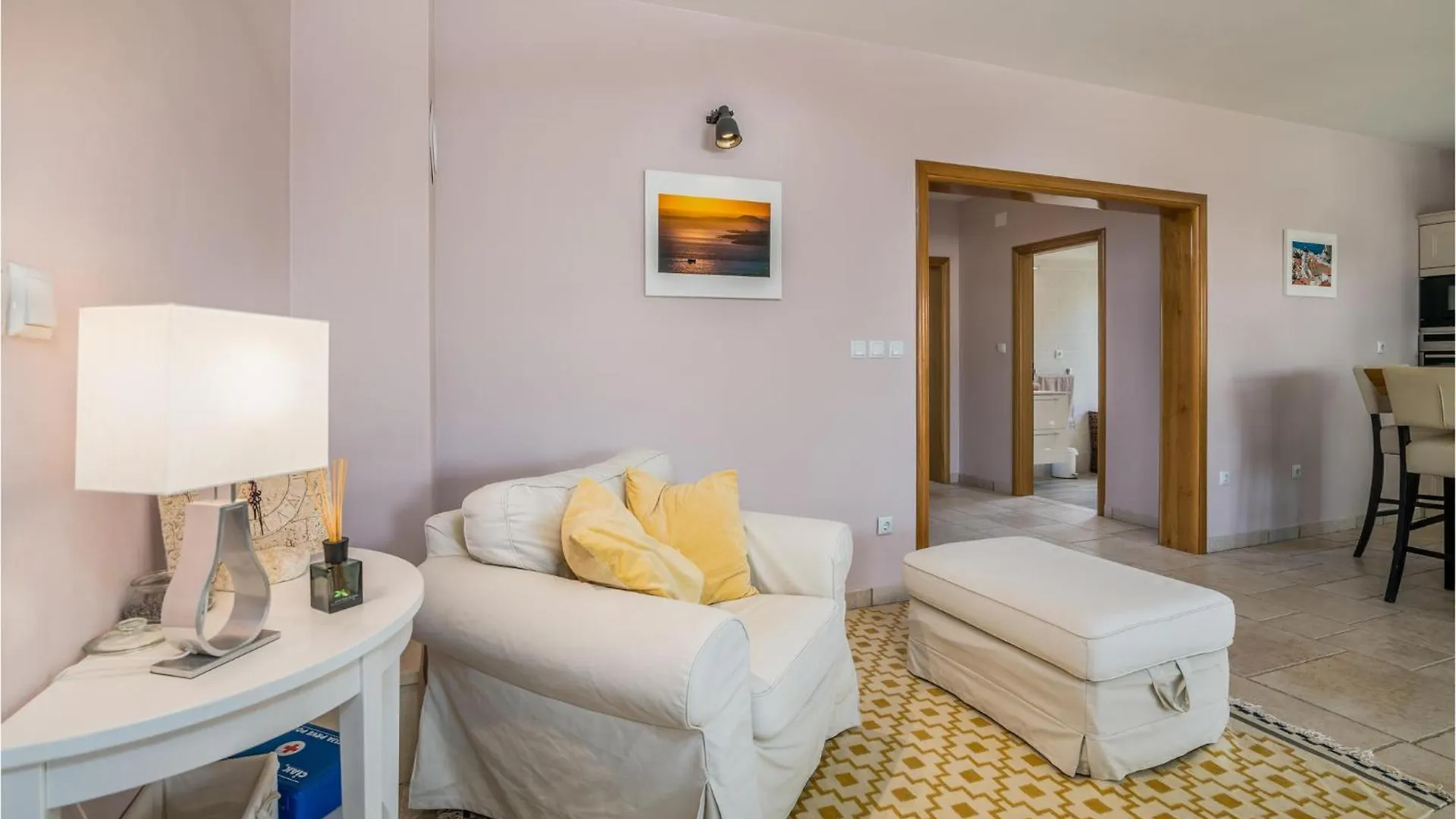 Lovely Home In Linardici With Kitchen بيت للعطل