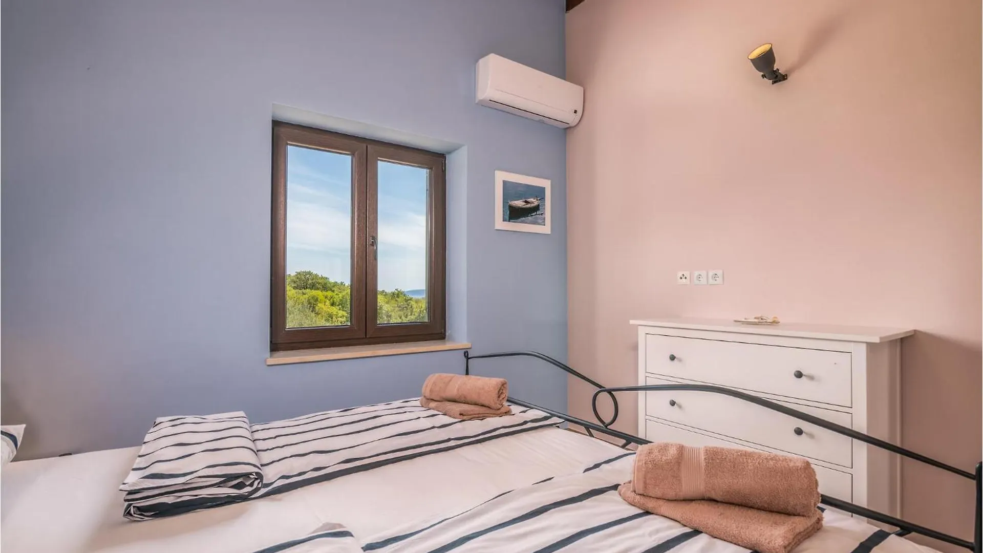 Holiday home Lovely Home In Linardici With Kitchen