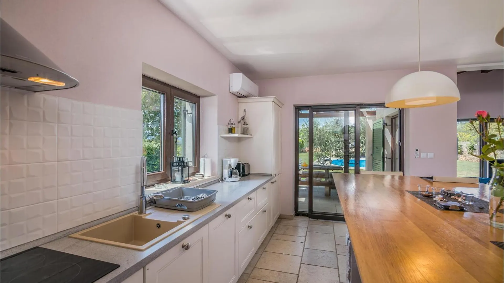 Holiday home Lovely Home In Linardici With Kitchen