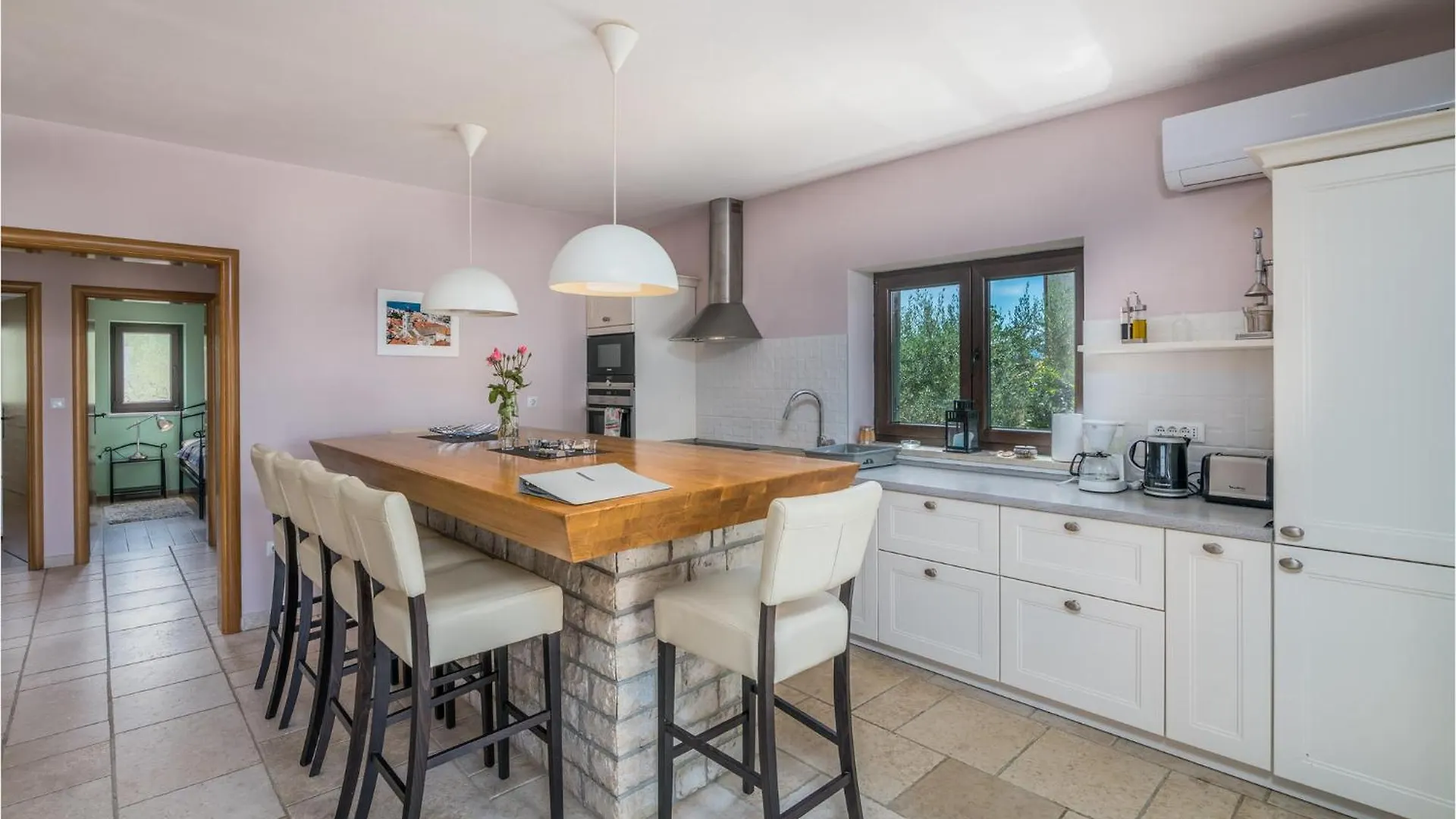 Lovely Home In Linardici With Kitchen
